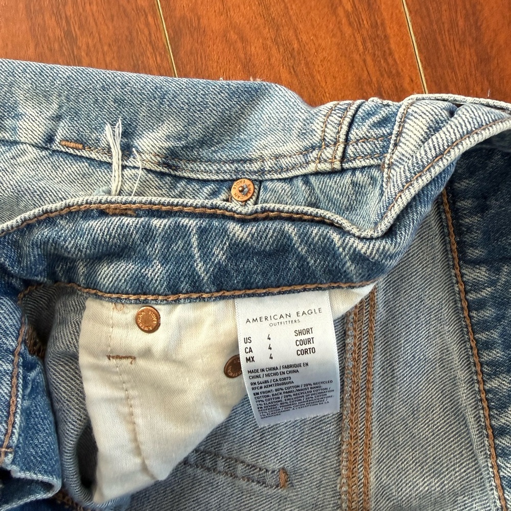 American Eagle Outfitters Light Blue Denim Jeans - Picture 3 of 3